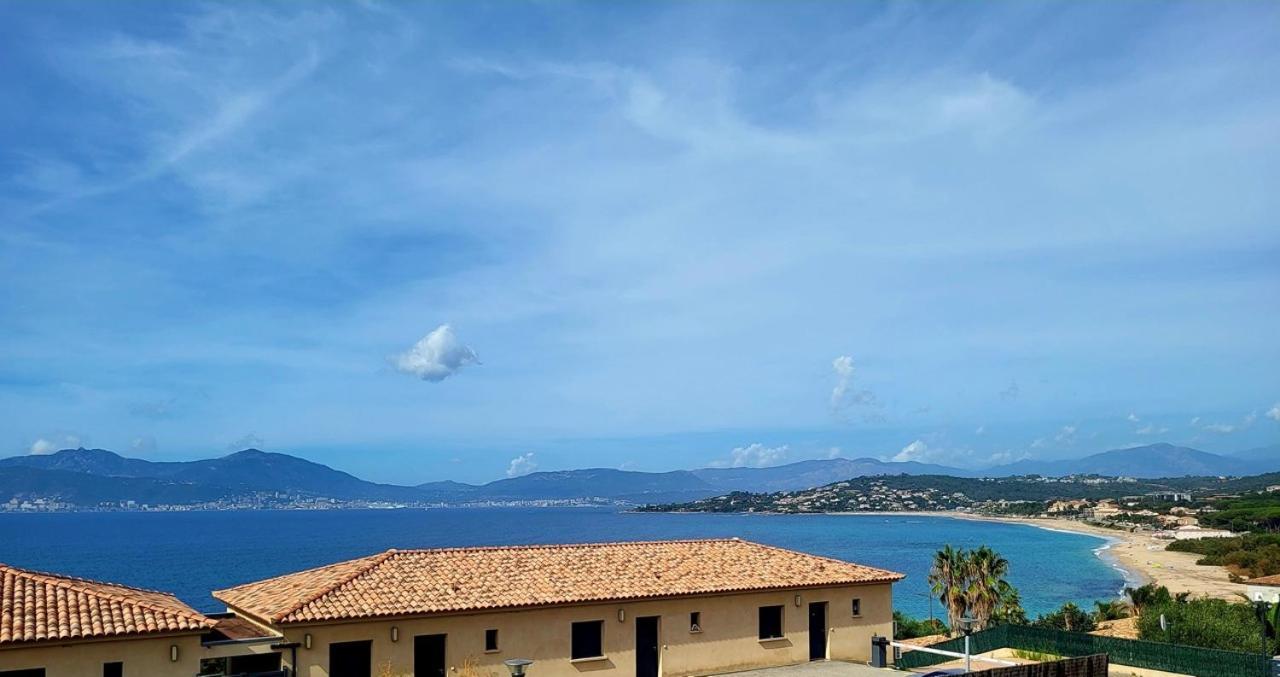 Appartement De Standing Bord De Mer Pietrosella Exterior foto
